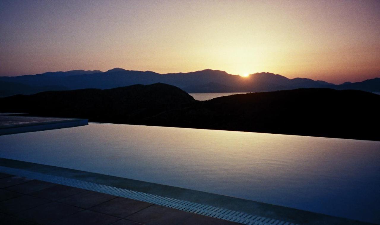 Villa Lir Tholos  Buitenkant foto