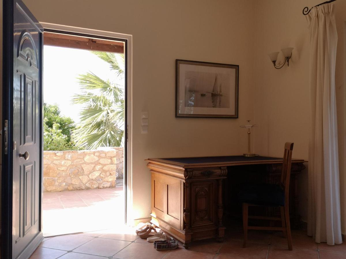 Villa Lir Tholos  Buitenkant foto